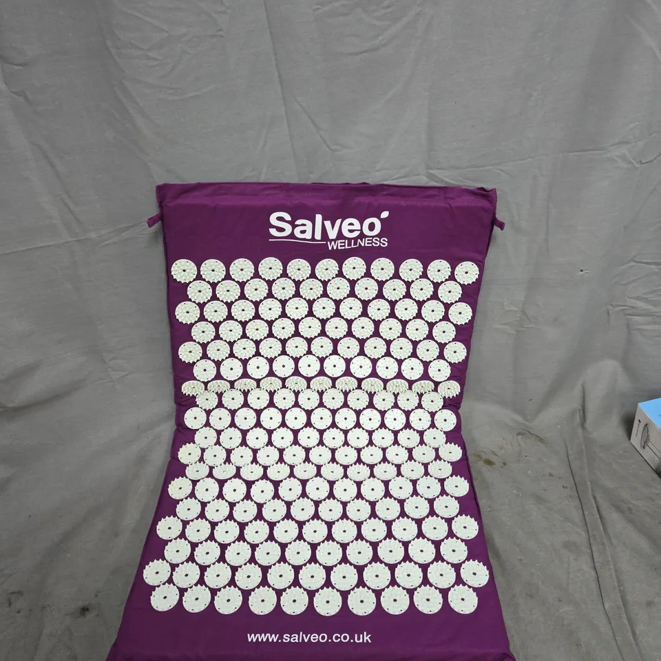 BOX OF APPROXIMATELY 12 ASSORTED ITEMS TO INCLUDE: ACUPRESSURE MAT AND MILK FROTHER 