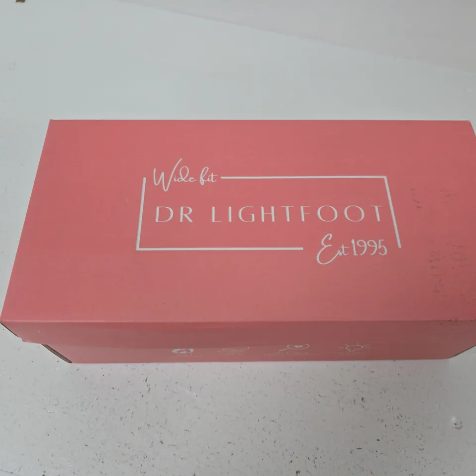 DR LIGHTFOOT WIDE FIT SANDALS – JENNY RED UK 6