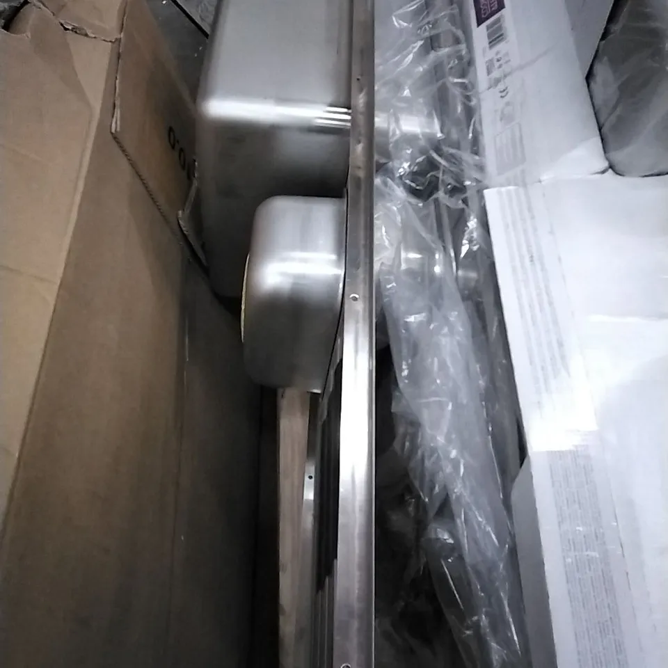 PALLET OF APPROXIMATELY 5 ASSORTED DESIGNER KITCHEN SINKS TO INCLUDE APOLLINA 1.5 BOWL SINK WITH DRAINER ETC