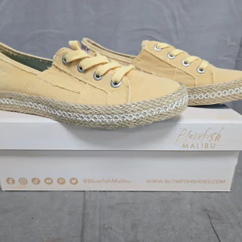 BOXED PAIR OF BLOWFISH BEUNOS SHOES IN DUSTY CUSTARD SIZE UK 7