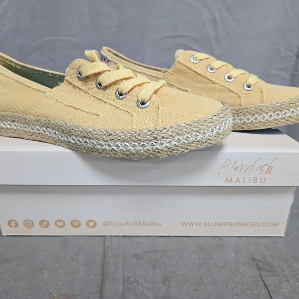BOXED PAIR OF BLOWFISH BEUNOS SHOES IN DUSTY CUSTARD SIZE UK 7