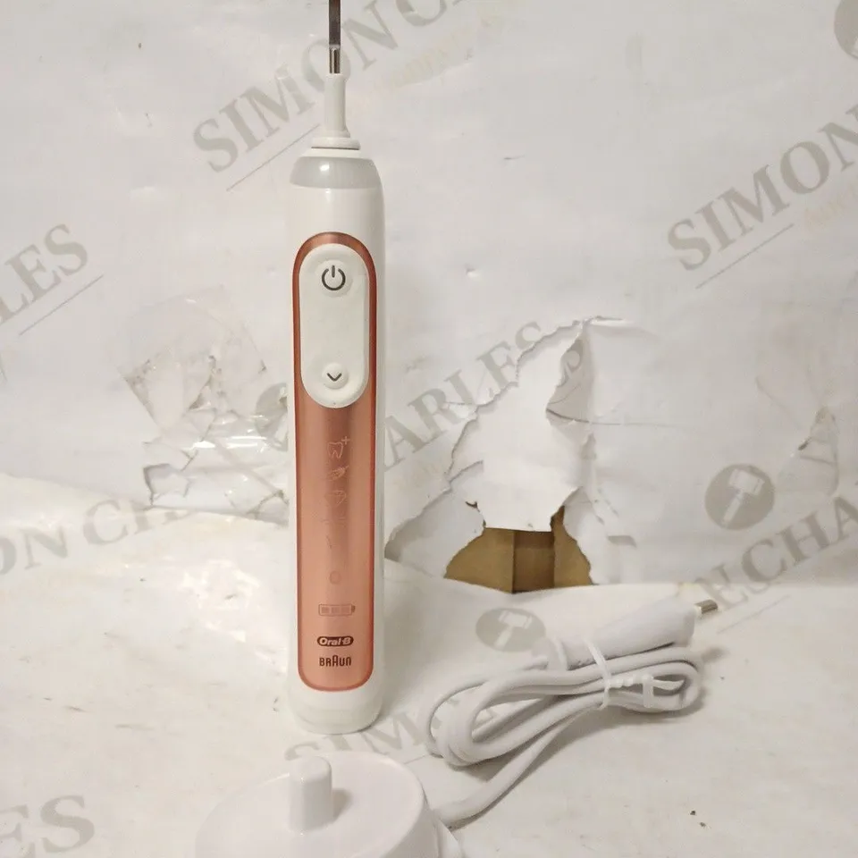 ORAL-B GENIUS 8000 ELECTRIC TOOTHBRUSH 