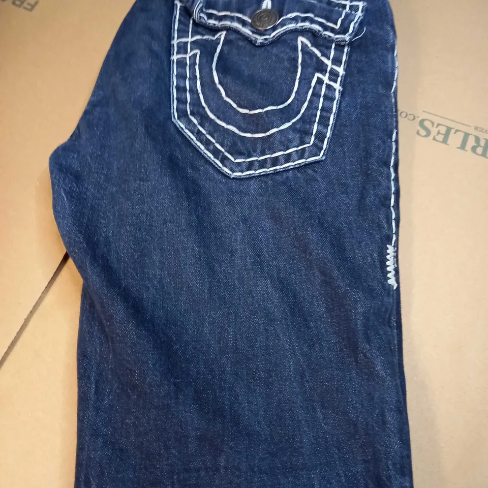 TRUE RELIGION BLUE/WHITE EMBROIDERED DETAILED JEANS - W31