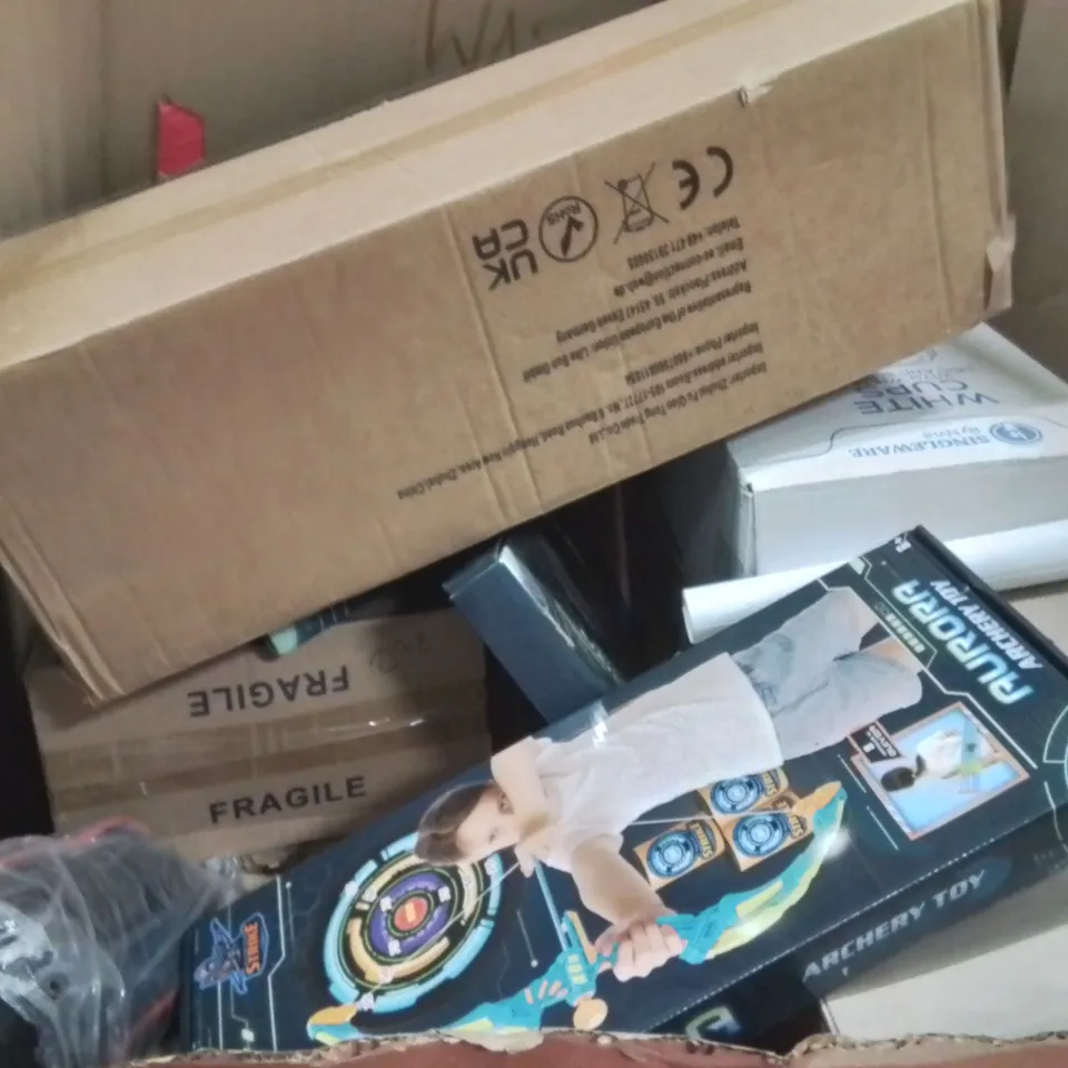 PALLET OF ASSORTED HOUSEHOLD GOODS AND PRODUCTS TO INCLUDE;TV STAND,BABY PRAM,HALO HELMET 