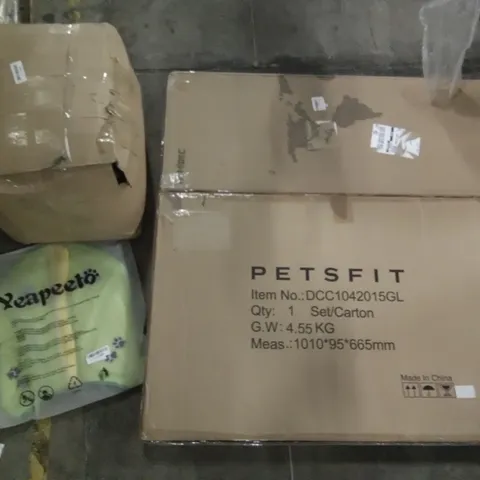 PALLET OF ASSORTED ITEMS INCLUDING PETSFIT, YEAPEETO DOG LIFE JACKET, HOMIDEC PLANT STAND, ROOF RACKET, ACTIVE ERA LUXURY AIR BED
