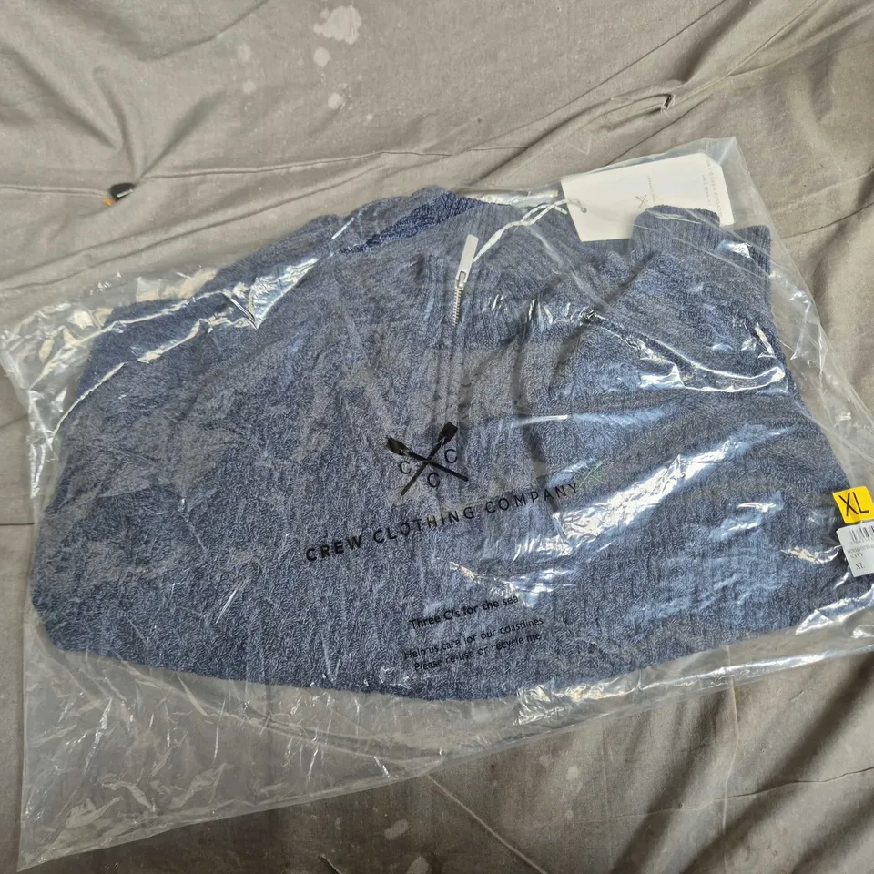 CREW CLOTHING COMPANY NAVY HALF-ZIP PULLOVER – MEN’S XL