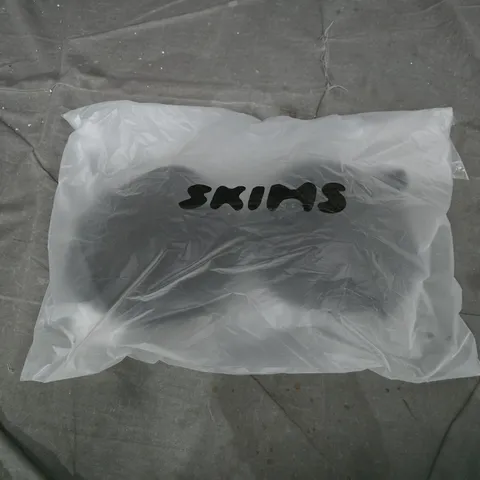 BAGGED SKIMS ULTIMATE NIPPLE PUSH-UP BRA IN ONYX - 32DDD