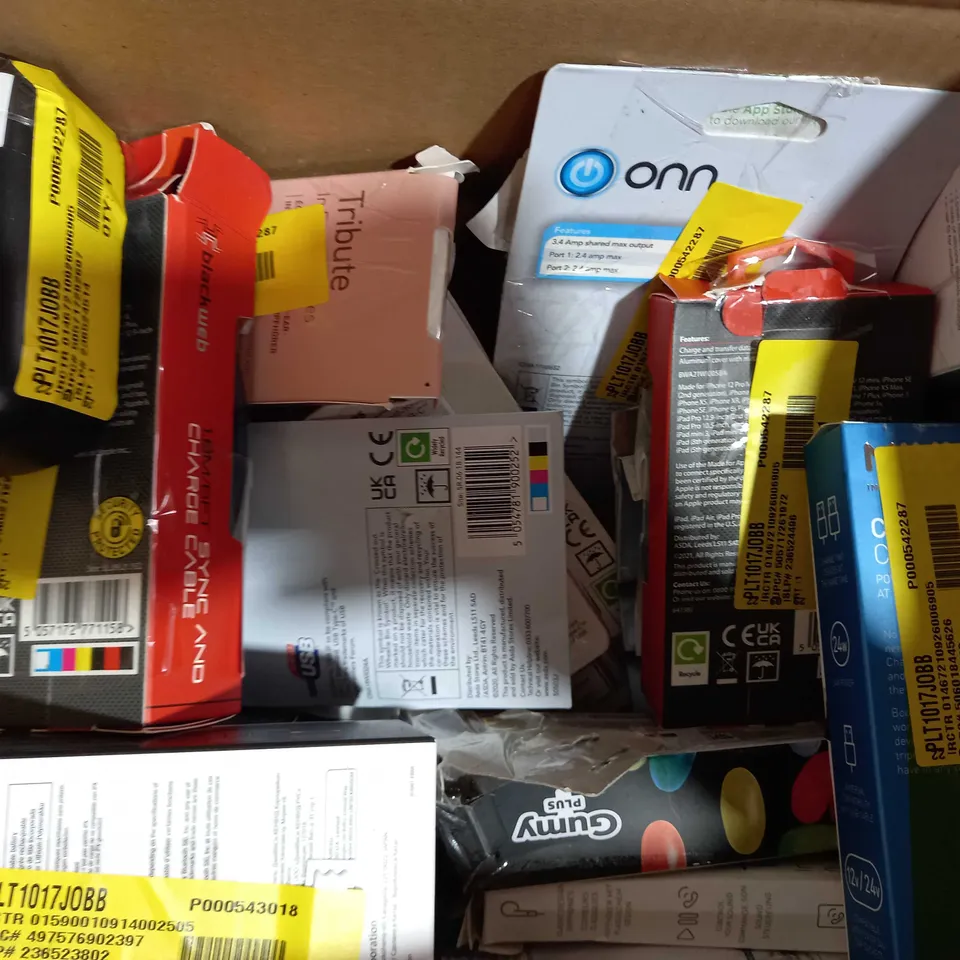 LOT OF APPROXIMATELY 20 ASSORTED HOUSEHOLD ITEMS TO INCLUDE ASDA TECH TRUE WIRELESS EARBUDS, BLACKWEB GOLD PLATED HDMI CABLE, ONN TRUE WIRELESS ACTIVE NOISE CANCELLING EARBUDS, ETC