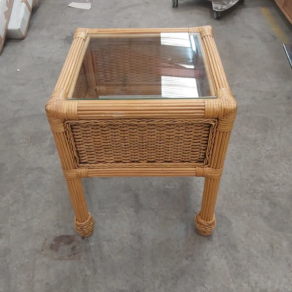 DESIGNER WICKER SIDE TABLE WITH GLASS TOP