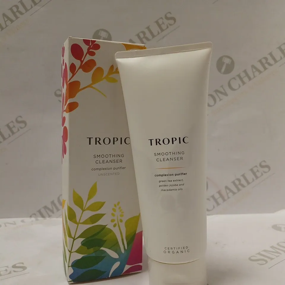TROPIC SMOOTHING CLEANSER 240ML 