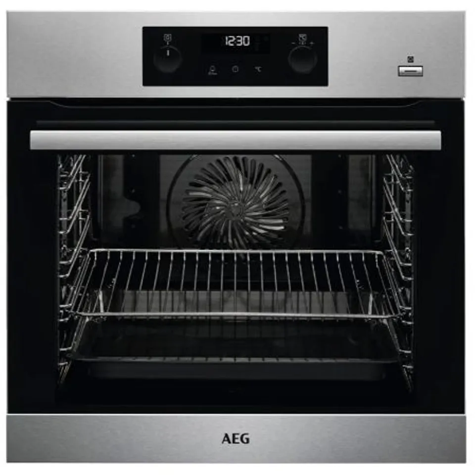 AEG 6000 SERIES STEAMBAKE WITH PYROLYTIC CLEANING Model BPK355020M RRP £600