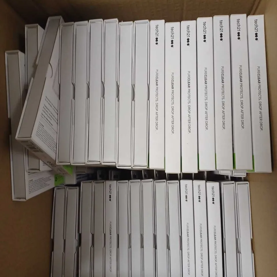 LOT OF APPROX 48 TO INCLUDE TECH21 PURE CLEAR SAMSUNG GALAXY NOTE10 PHONE CASE
