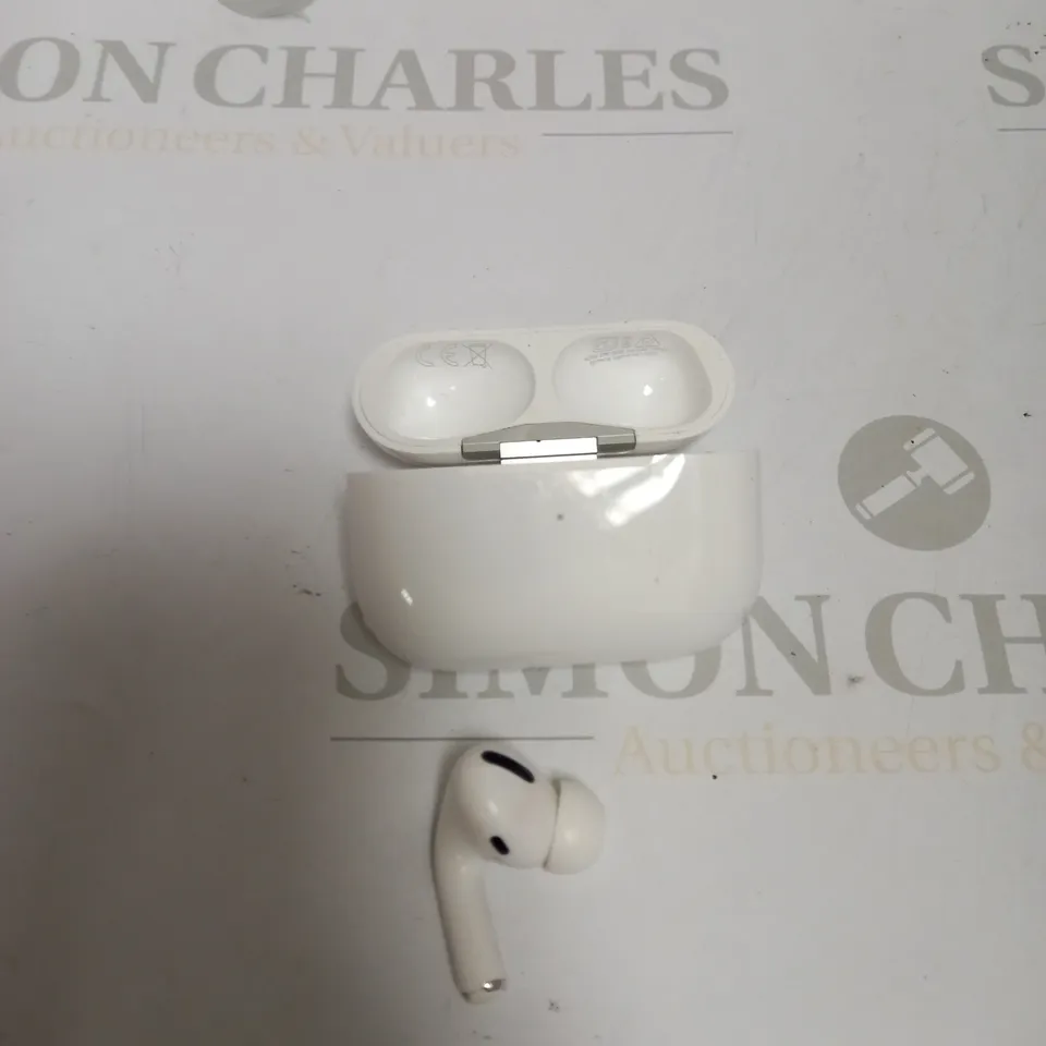 APPLE AIRPODS (3RD GENERATION)