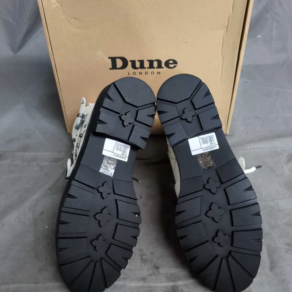 UK7 DUNE LONDON LEATHER BOOTS – OFF-WHITE STUDDED ANKLE BOOTS