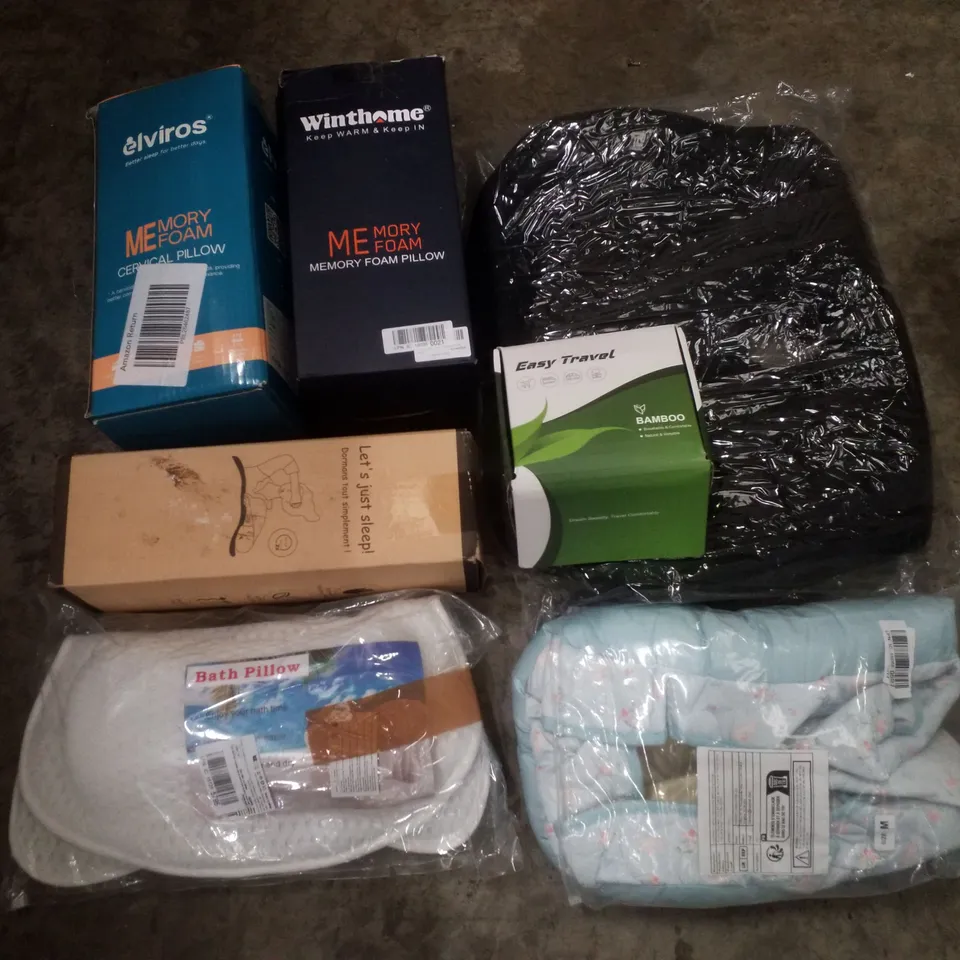 PALLET CONTAINING ASSORTED PILLOWS & CUSHIONS