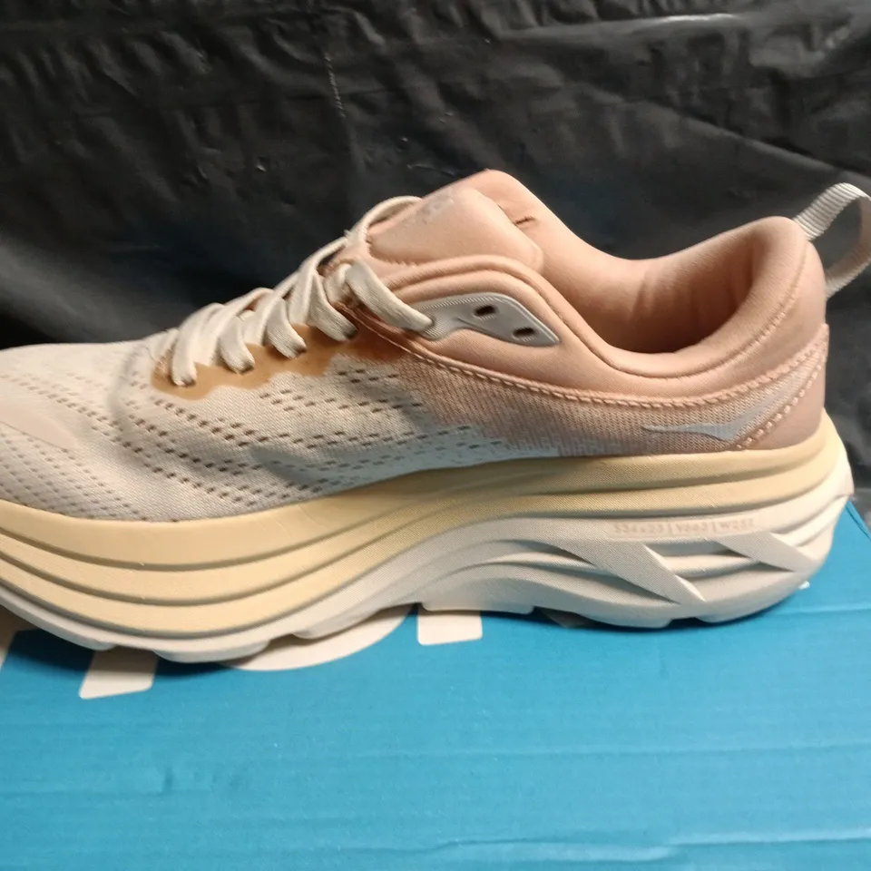 BOXED HOKA BONDI TRAINERS IN PINK/CREAM - UK 4