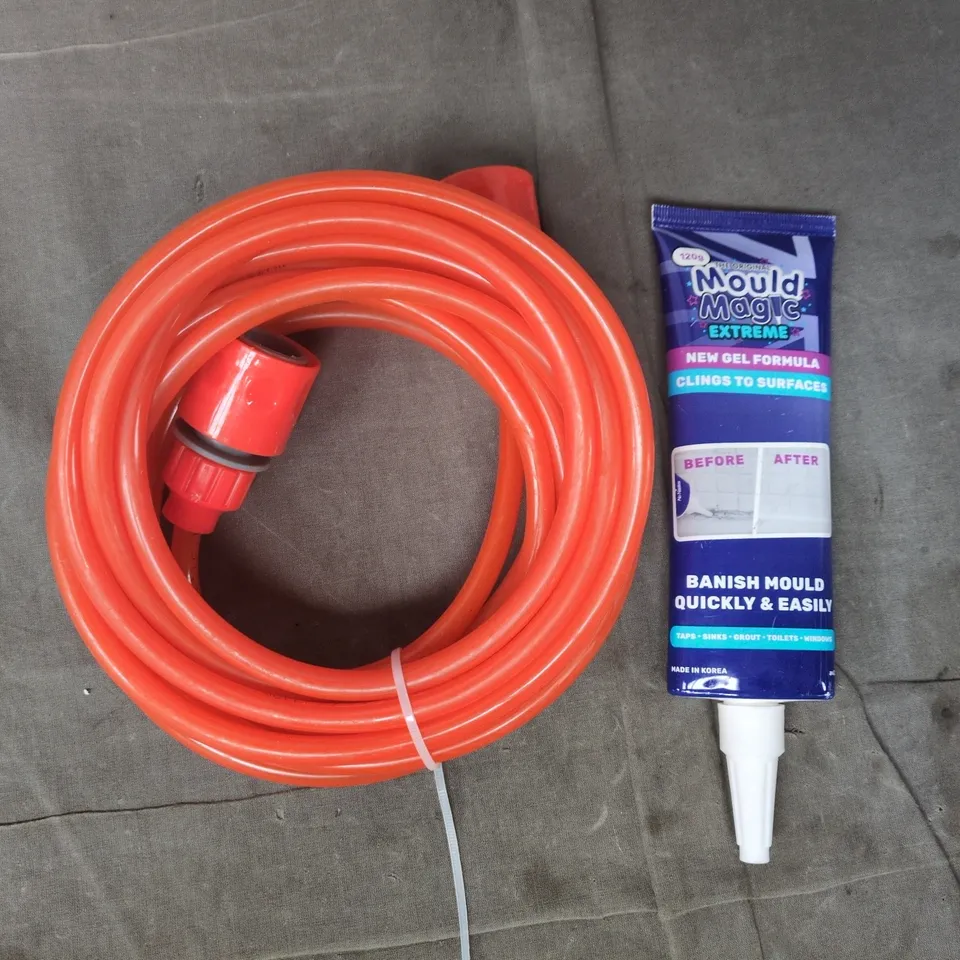 APPROXIMATELY 10 ASSORTED HOUSEHOLD ITEMS TO INCLUDE MOULD MAGIC, ETC