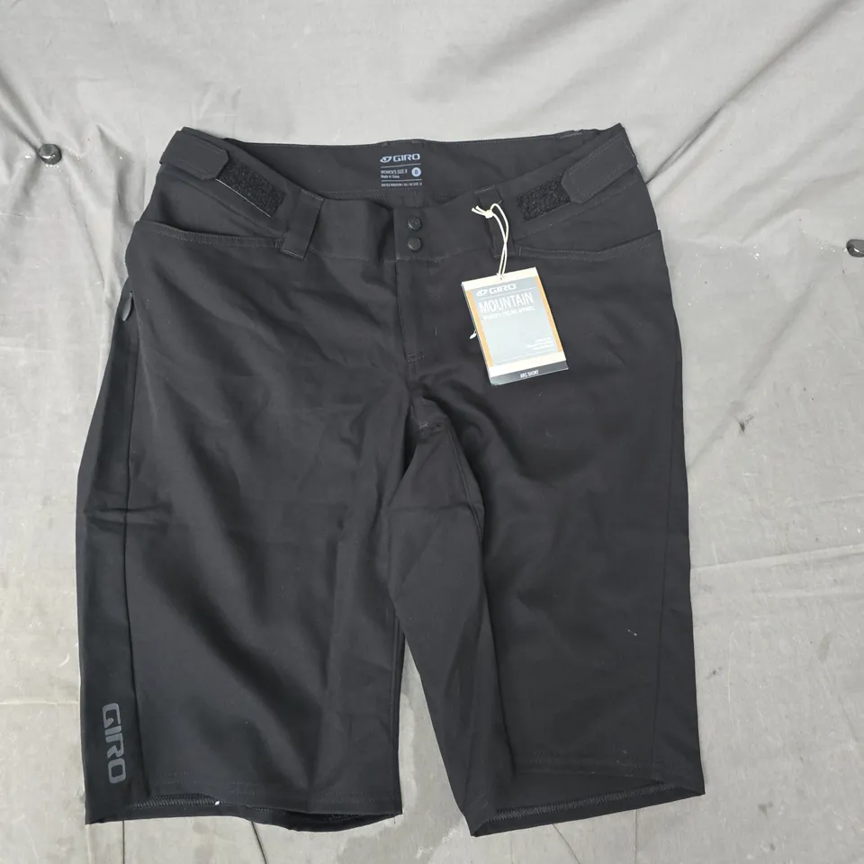 GIRO MOUNTAIN ARC SHORTS IN BLACK SIZE 8 (XS)