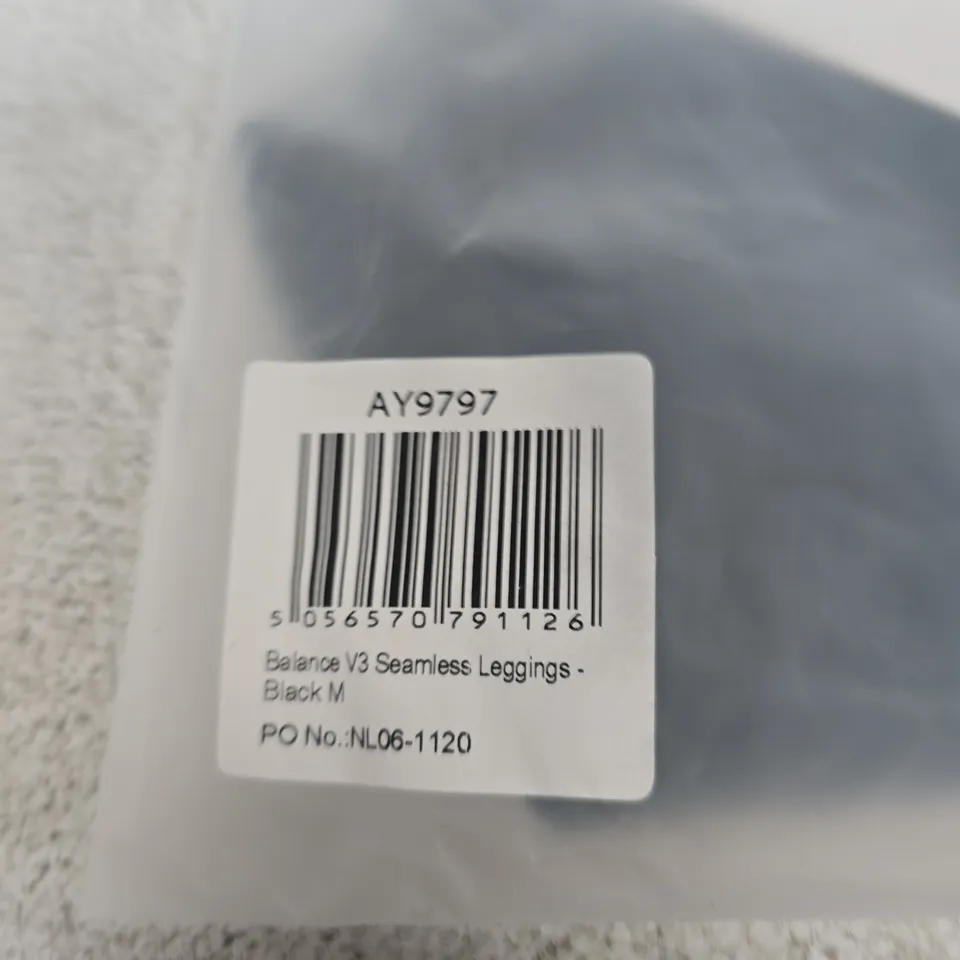 BAGGED AYBL BALANCE V3 SEAMLESS LEGGINGS – BLACK - SIZE M