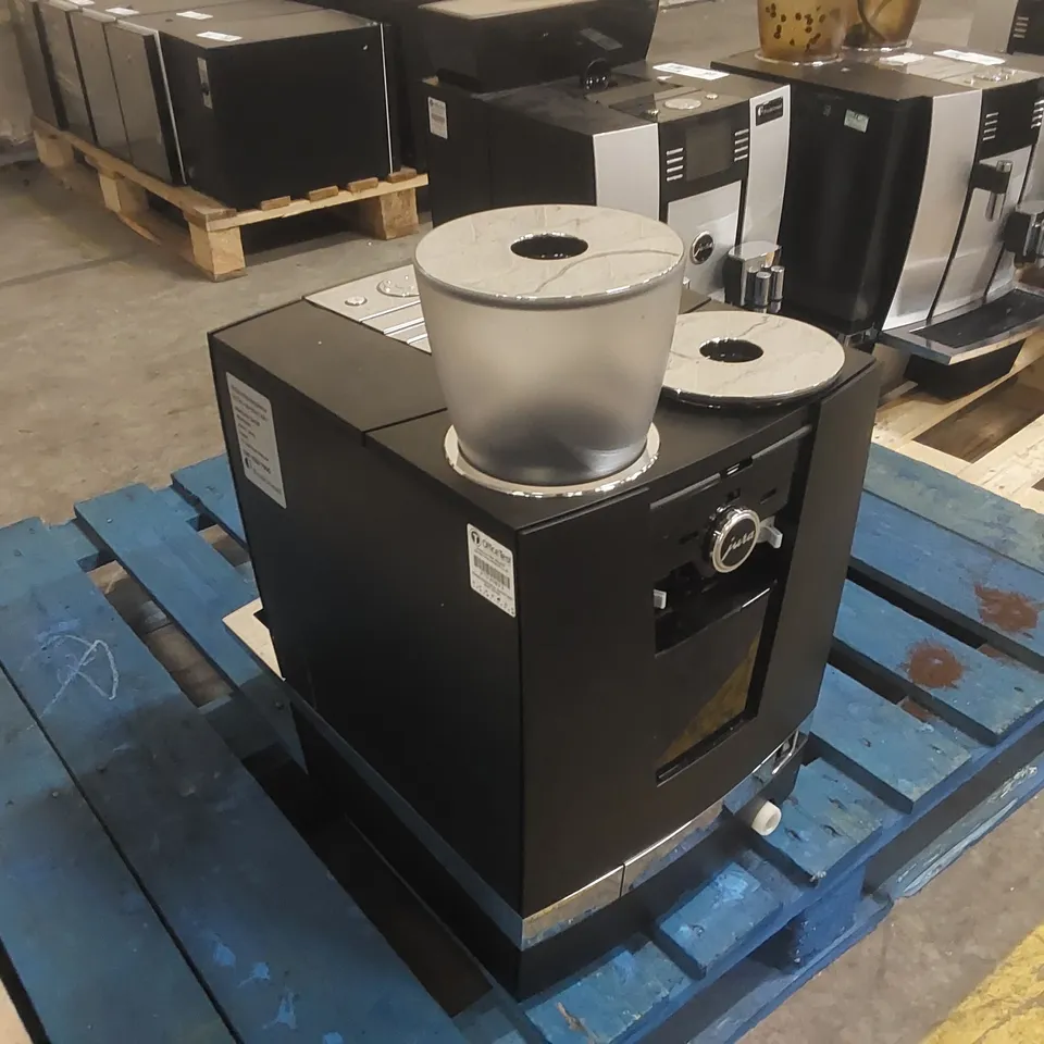 JURA GIGA COMMERCIAL COFFEE MACHINE 
