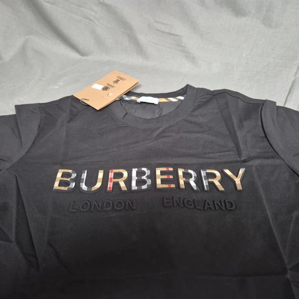 BURBERRY SLOGAN CASUAL TEE - SIZE SMALL