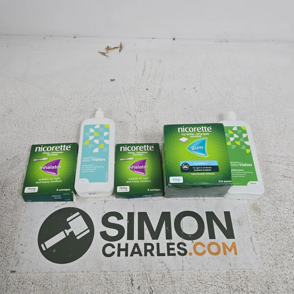 TOTE OF APPROXIMATELY 10 ASSORTED ITEMS INCLUDING SPECSAVERS EASY VISION, NICORETTE GUM AND NICORETTE INHALATOR