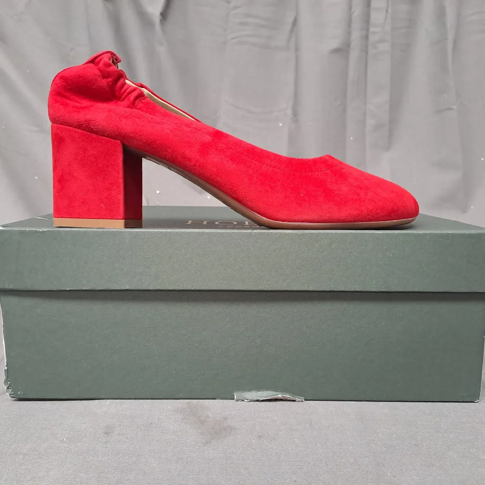 BOXED PAIR OF HOBBS LONDON CLOSED TOE BLOCK HEEL FINE SUEDE SHOES IN RED UK SIZE 5