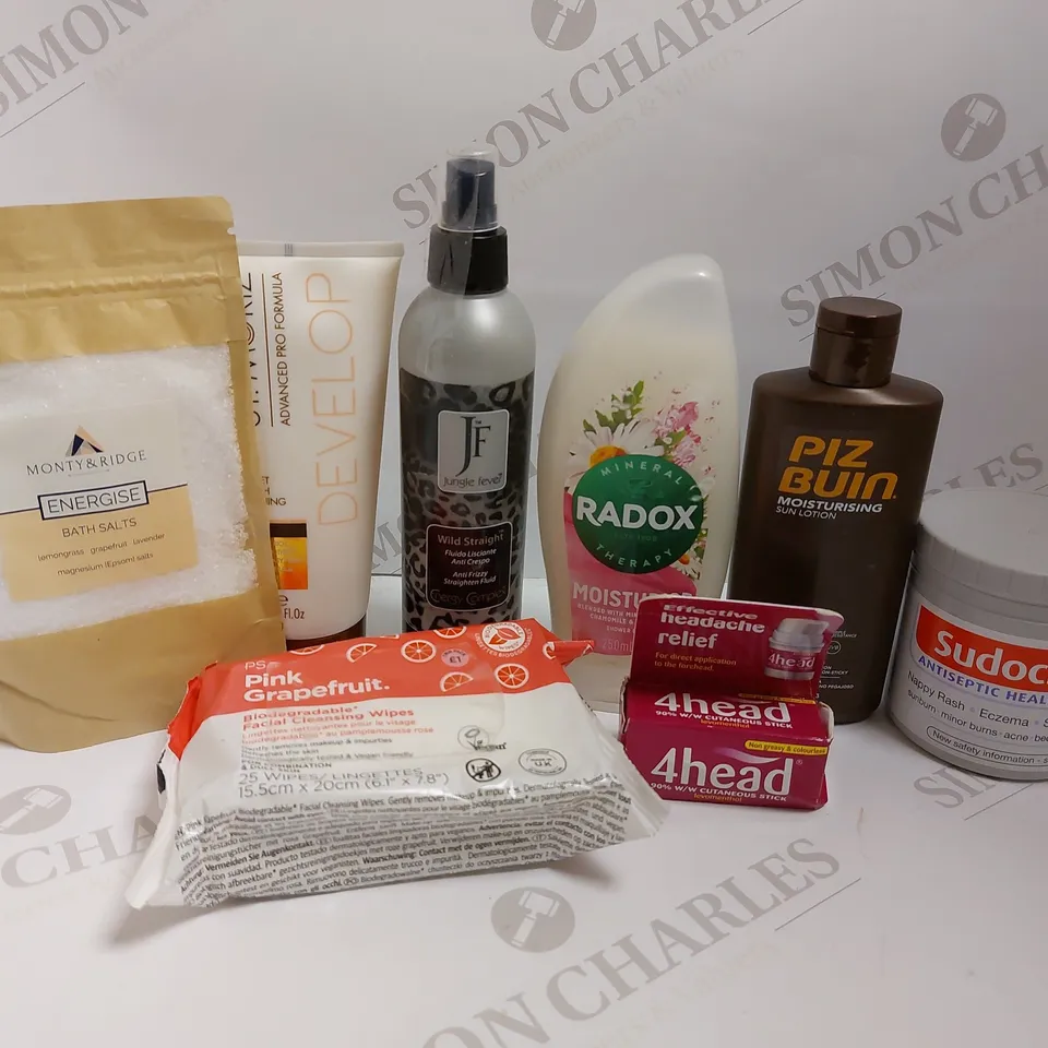 BOX OF APPROX 10 COSMETIC ITEMS TO INCLUDE RADOX SHOWER GEL, SUDOCREM, 4HEAD STICK
