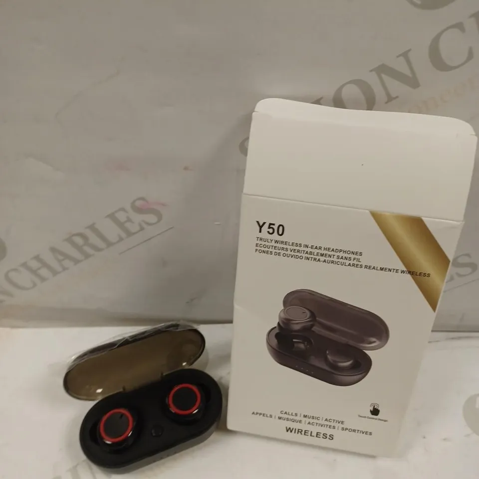Y50 TRULY WIRELESS EARPHONES & CHARGING CASE	