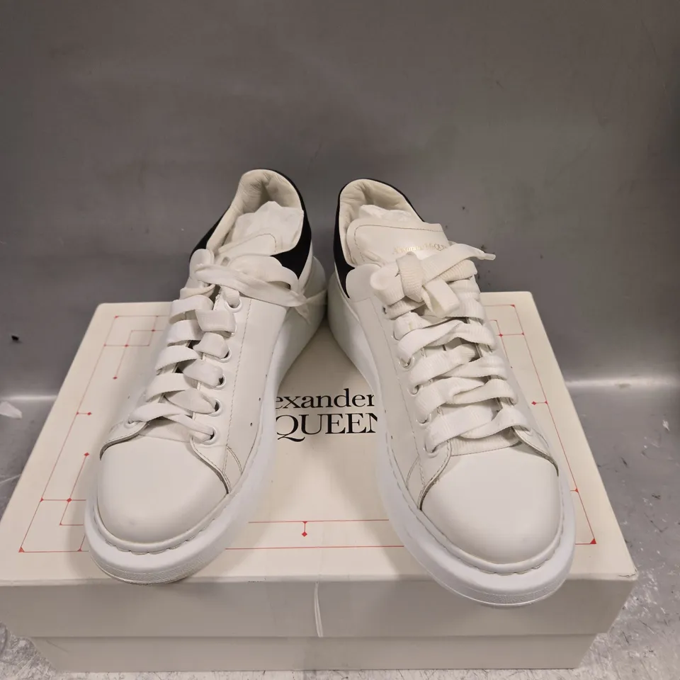 BOXED PAIR OF ALEXANDER MCQUEEN TRAINERS IN OFF WHITE - 6.5