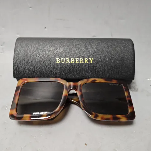 BURBERRY DARK BROWN SUN GLASSES