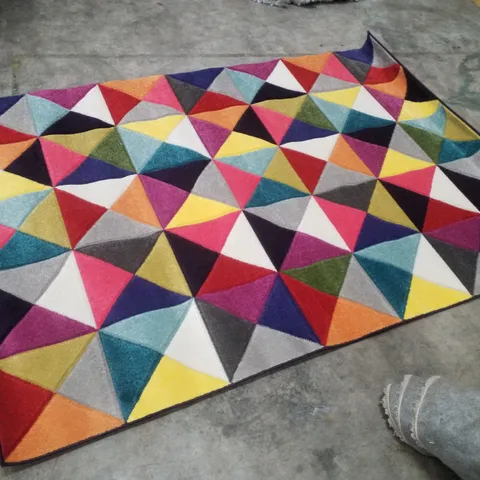 QUALITY DESIGNER AREA RUG - APPROXIMATELY 160×230CM