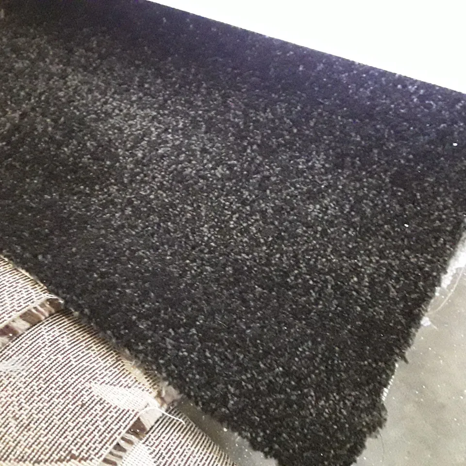 ROLL OF QUALITY BLACK CARPET