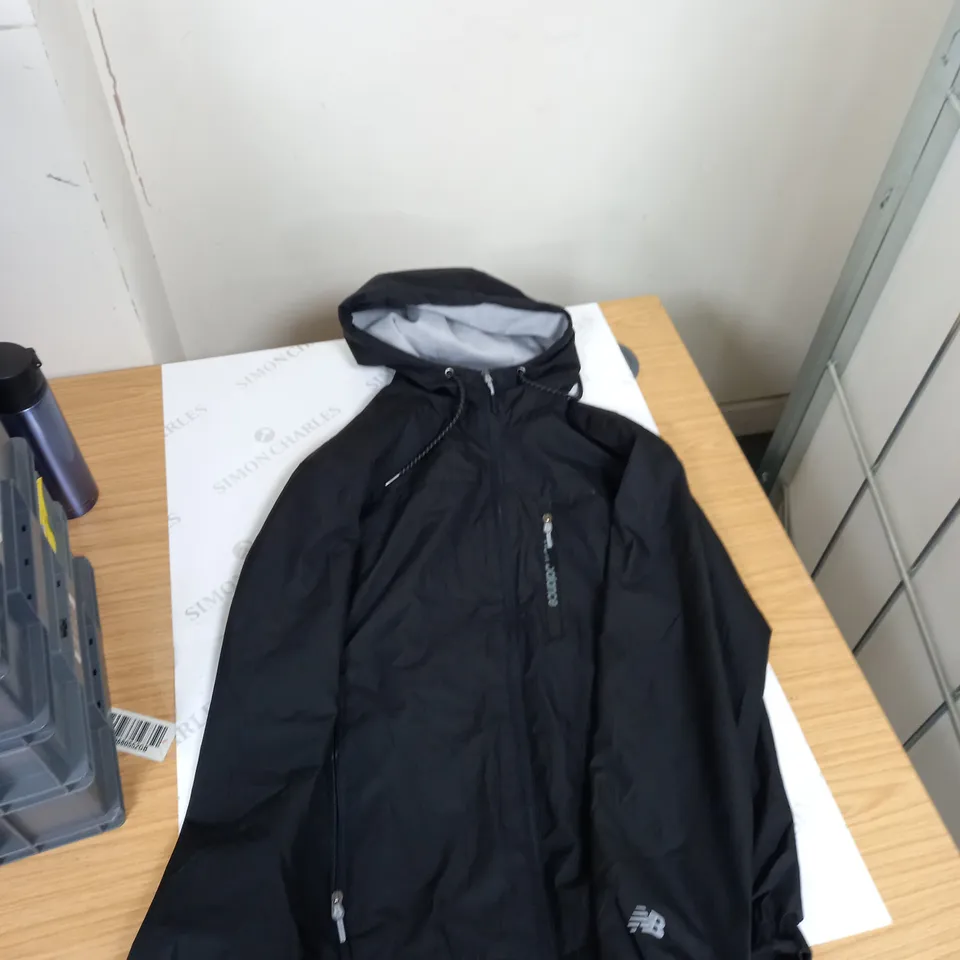 MENS NEWBALANCE LIGHTWEIGHT COAT SIZE MEDIUM