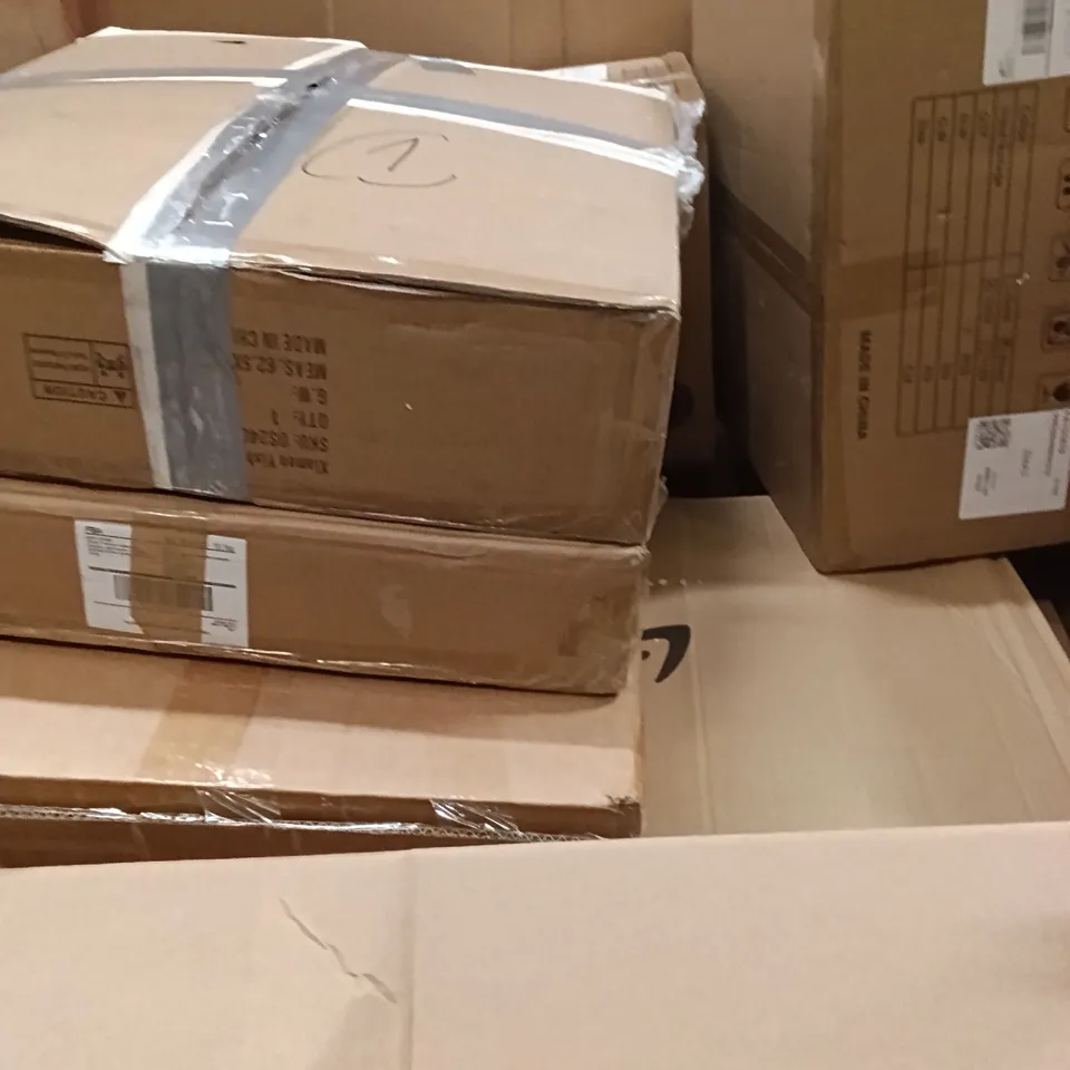 PALLET CONTAINING A LARGE QUANTITY OF ITEMS TO INCLUDE - TOASTER, PLAY MAT, CAMPING CHAIR ETC