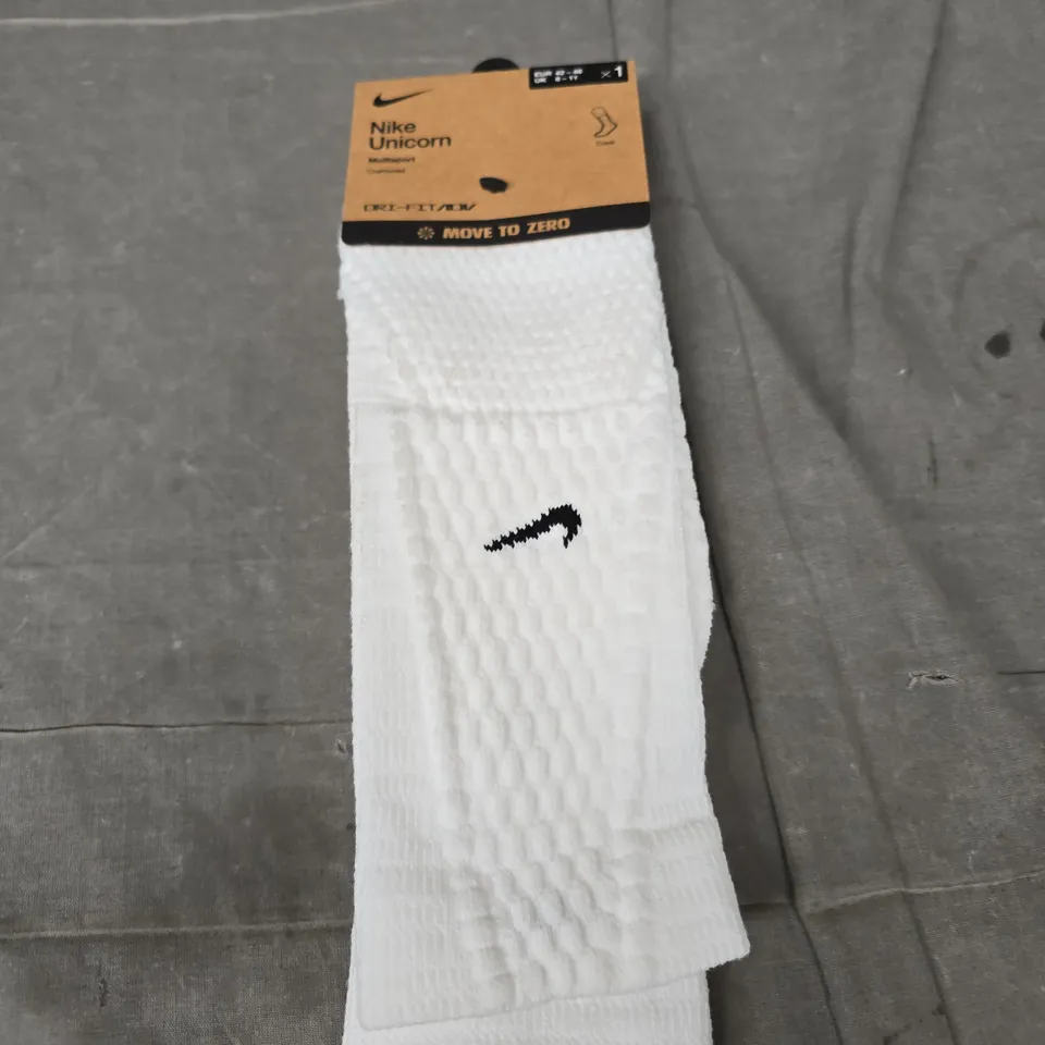 NIKE UNICORN DRI-FIT SOCKS - SIZE 8/11