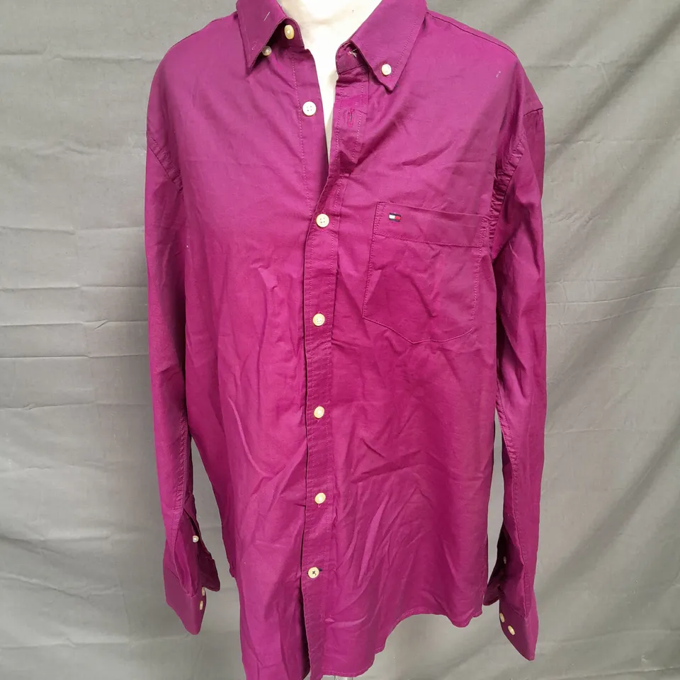 TOMMY HOLFIGER REGULAR FIT SHIRT IN PURPLE SIZE L