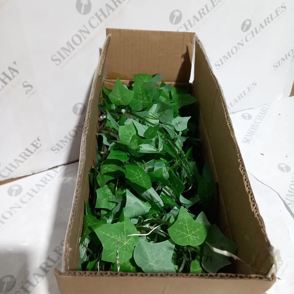 OUTLET GARDEN REFLECTIONS PRE LIT FAUX IVY CURTAIN