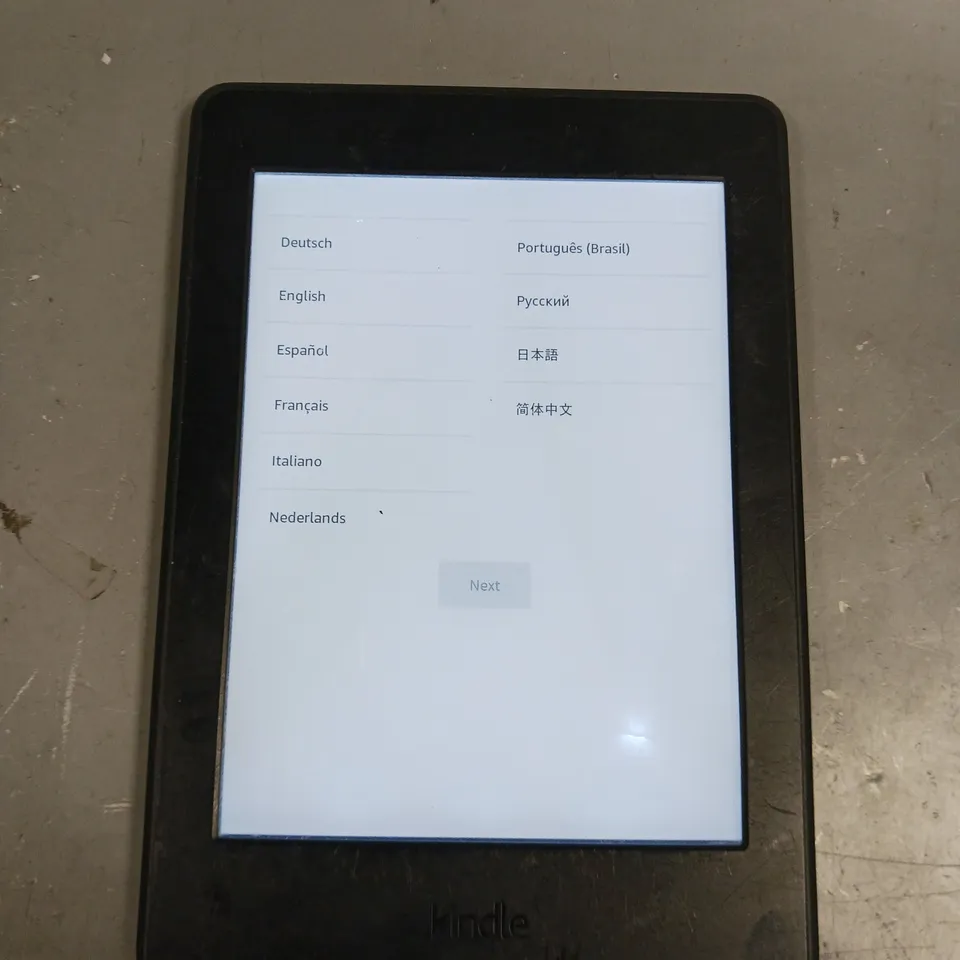 AMAZON KINDLE E-READER - MODEL UNSPECIFIED 