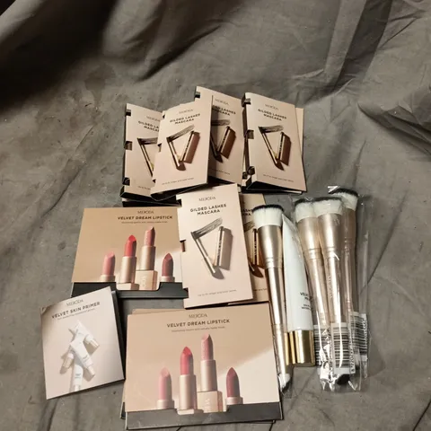 APPROXIMATELY 15 X ASSORTED MERODA COSMETIC ITEMS/SAMPLES