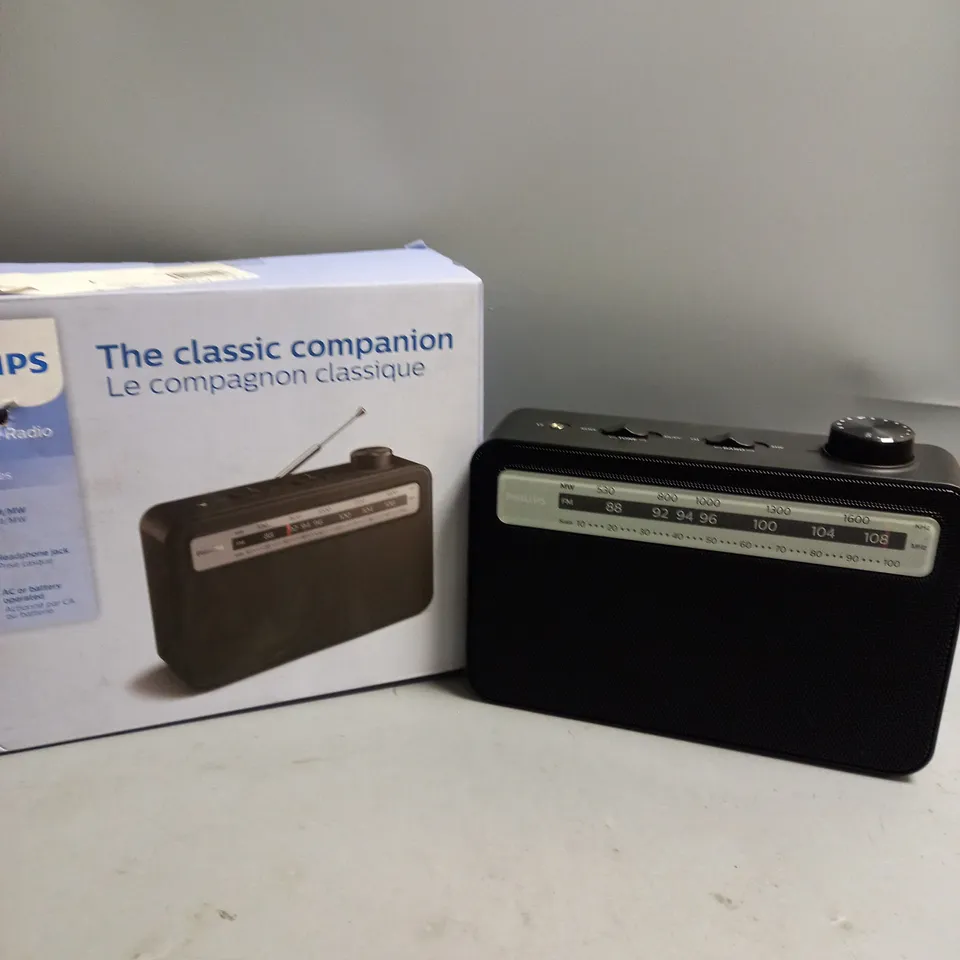 BOXED PHILIPS PORTABLE RADIO 2000 SERIES