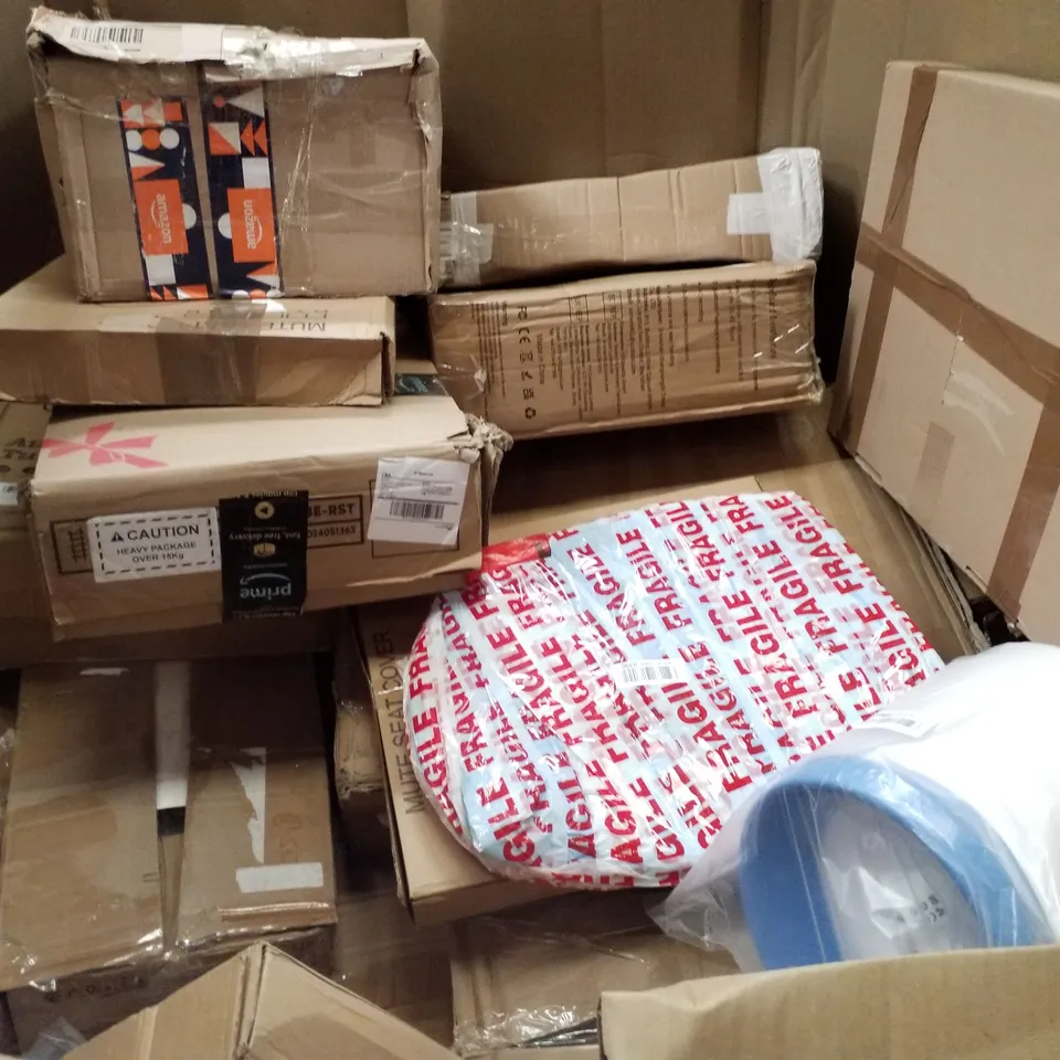 PALLET CONTAINING ASSORTED PRODUCTS INCLUDING AUDIO TURNTABLE, TOILET SEAT, HEATED THROW & COSMETIC CASE