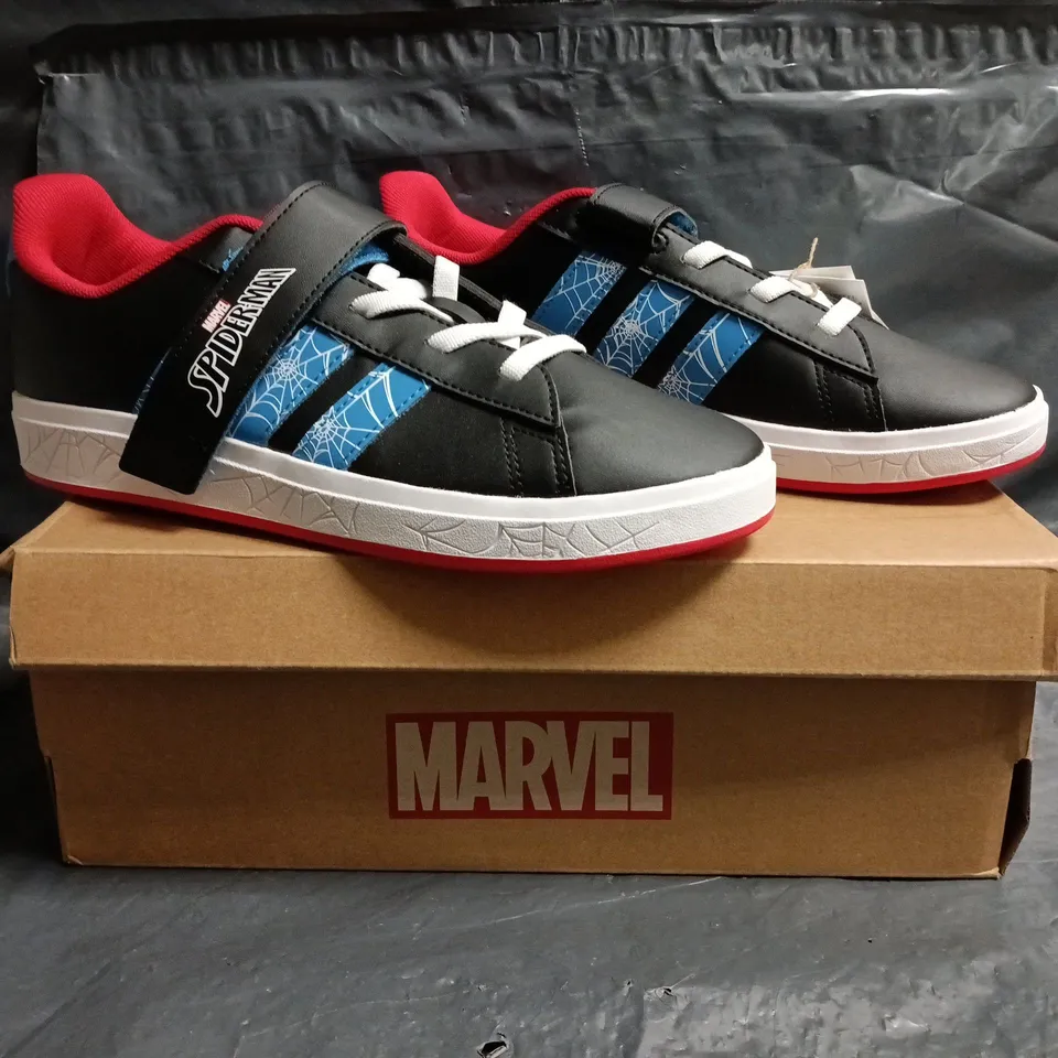 BOXED PAIR OF ADIDAS GRAND COURT SPIDER-MAN TRAINERS IN BLACK/MULTI SIZE UK 5.5