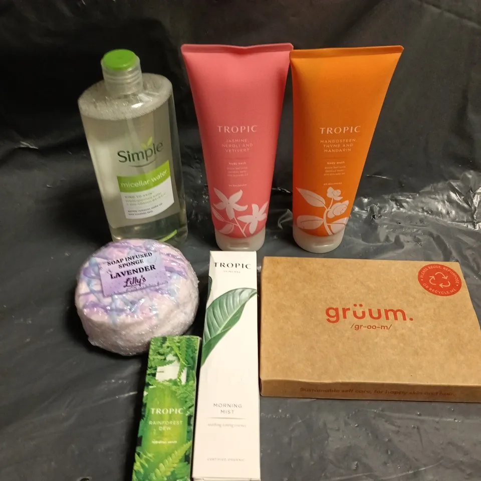APPROXIMATELY 15 ASSORTED HEALTH & BEAUTY PRODUCTS TO INCLUDE GRUUM SOAP, TROPIC SKINCARE, MICELLAR WATER ETC 