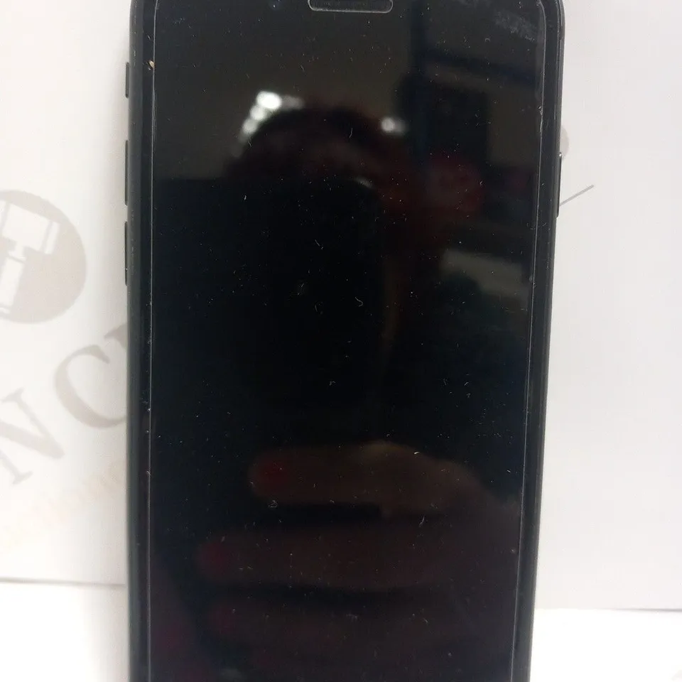 APPLE IPHONE 8 IN BLACK - LOCKED TO ICLOUD