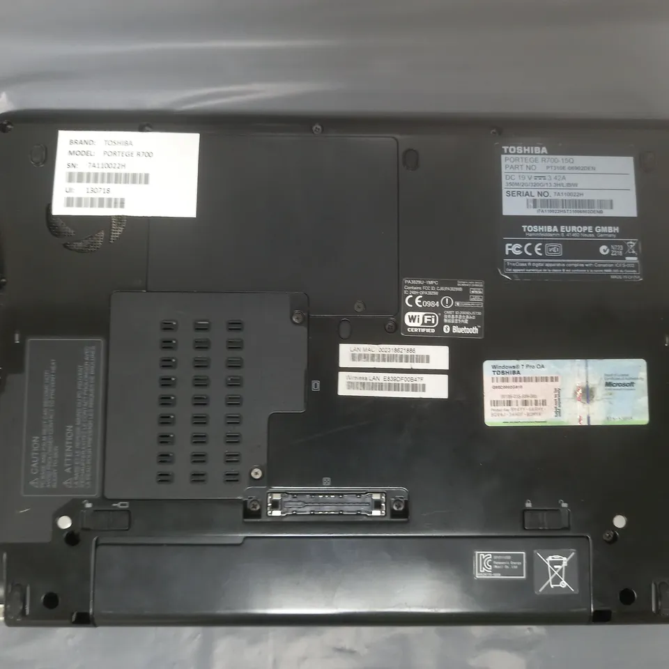 TOSHIBA PORTEGE R700 13 INCH I3 M350 2.27GHZ