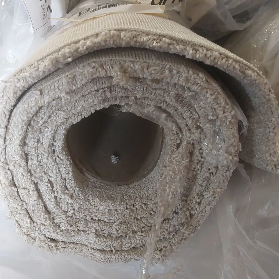 ROLL OF QUALITY FIRST IMPRESSIONS PEACEFUL CARPET - APPROXIMATELY 3 x 4m
