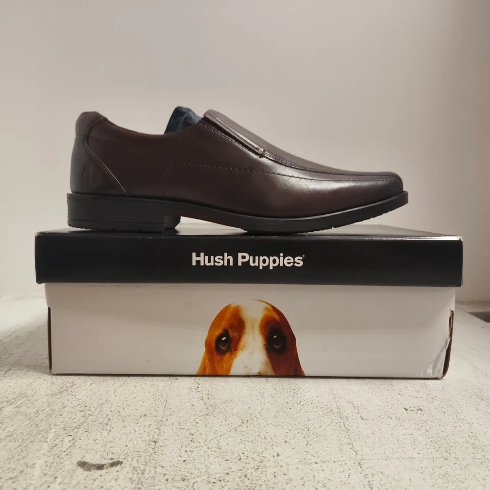 BOXED PAIR OF HUSH PUPPIES BRODY SLIP-ON SHOE SIN CHOCOLATE SIZE UK 9
