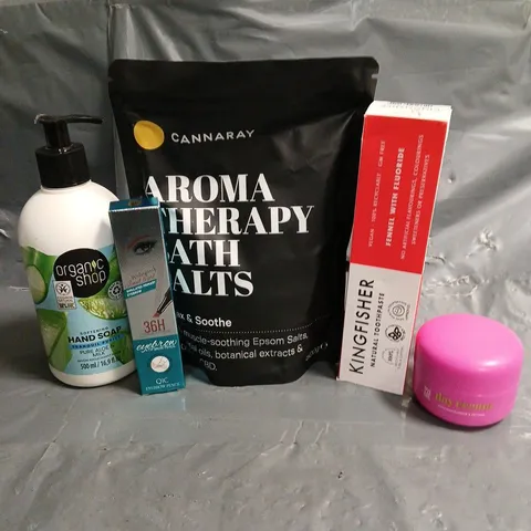 APPROXIMATELY 20 HEALTH AND BEAUTY PRODUCTS TO INCLUDE GIVE ME DAY CREAM, ORGANIC SHOP HAND SOAP AND KINGFISHER TOOTHPASTE