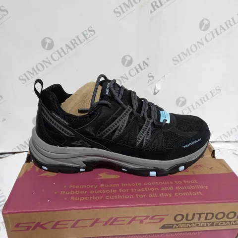 BOXED PAIR OF SKECHERS TREGO WATERPROOF HIKING BOOTS IN BLACK - SIZE 4
